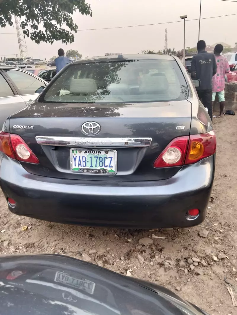 Toyota Corolla   - 2010