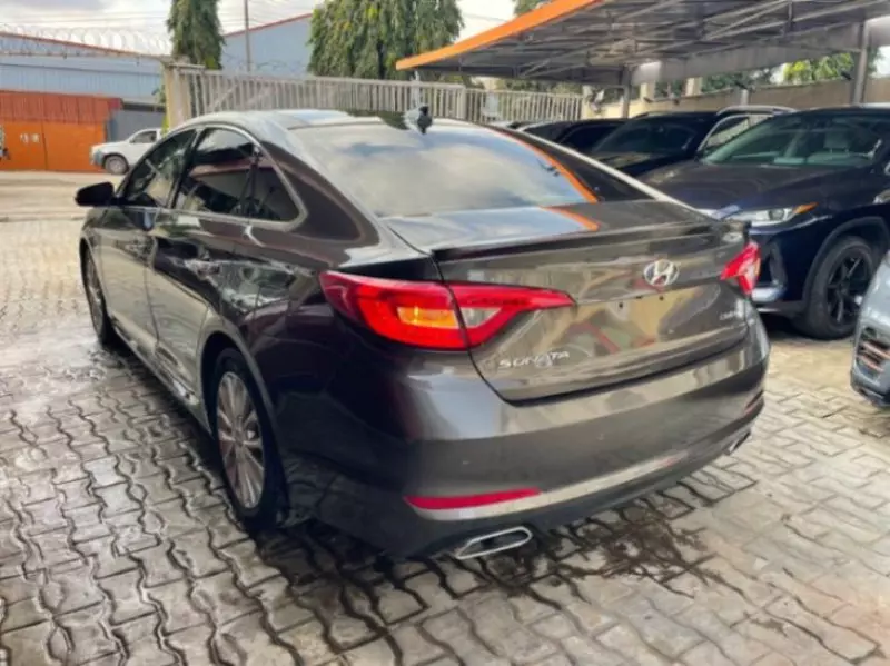 Hyundai Sonata   - 2015