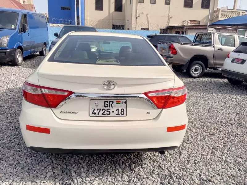 Toyota Camry   - 2015