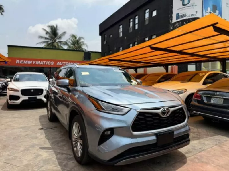 Toyota Highlander   - 2024
