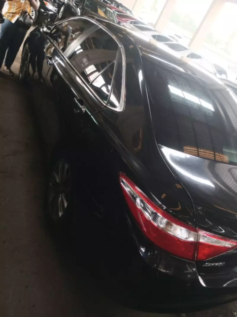 Toyota camry   - 2015