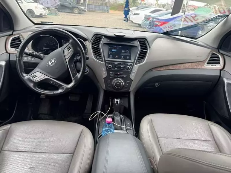 Hyundai Santa Fe   - 2018