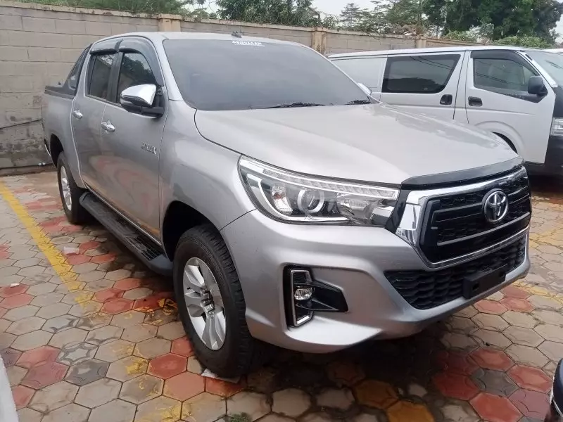 Toyota Hilux   - 2018