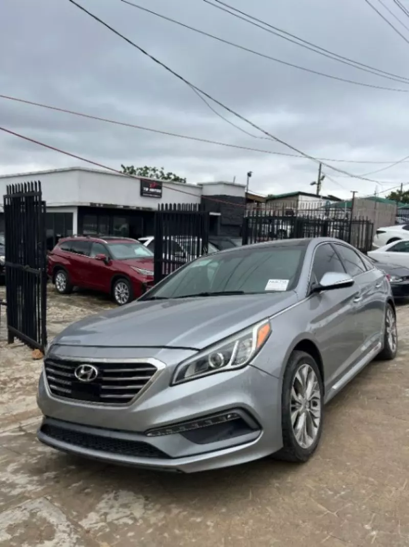 Hyundai Sonata   - 2015