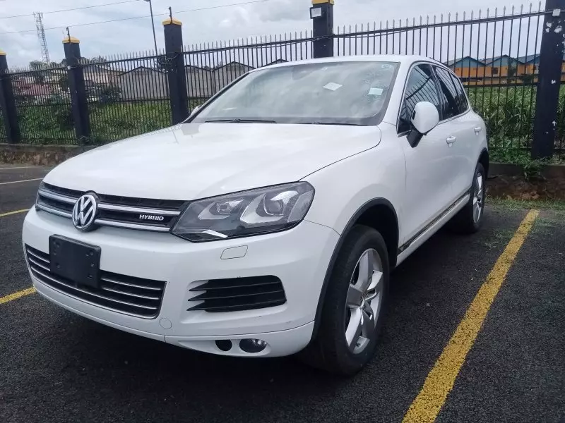 Volkswagen Touareg   - 2012
