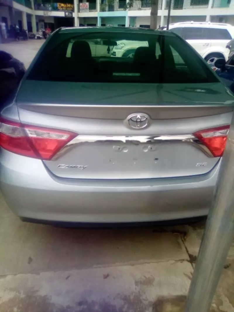Toyota camry   - 2016