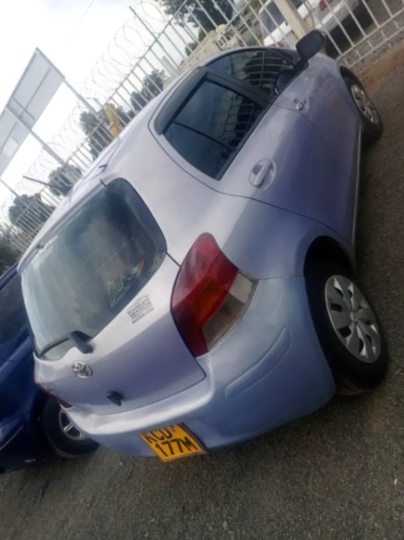 Toyota Vitz   - 2008