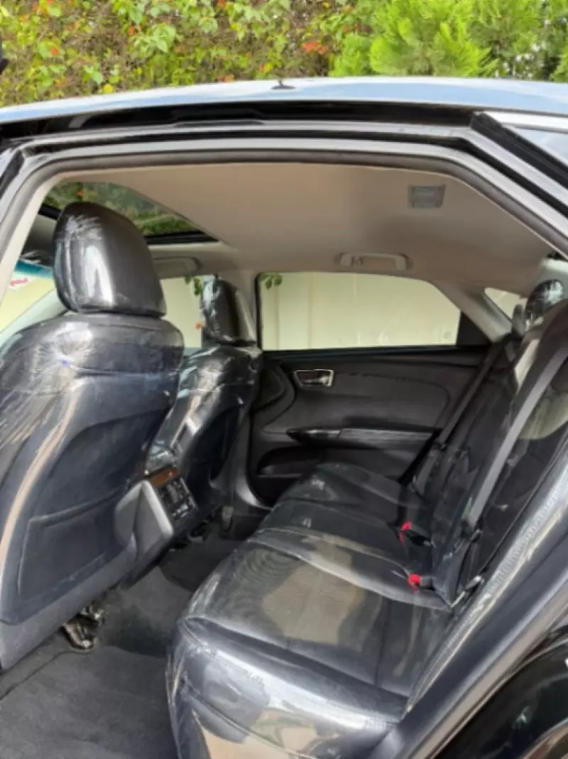 Toyota Avalon   - 2013