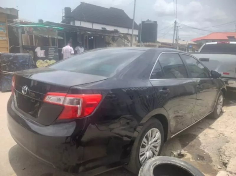 Toyota Camry   - 2012