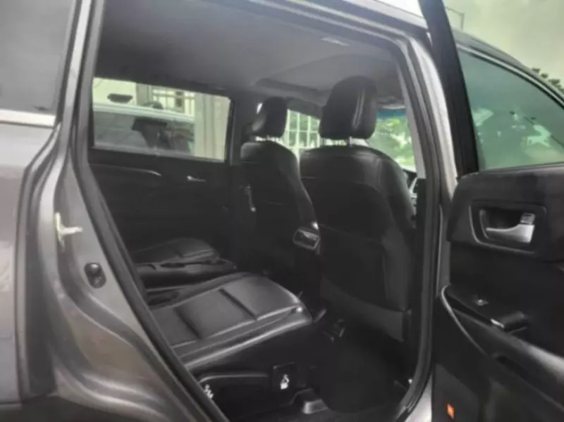 Toyota Highlander   - 2016