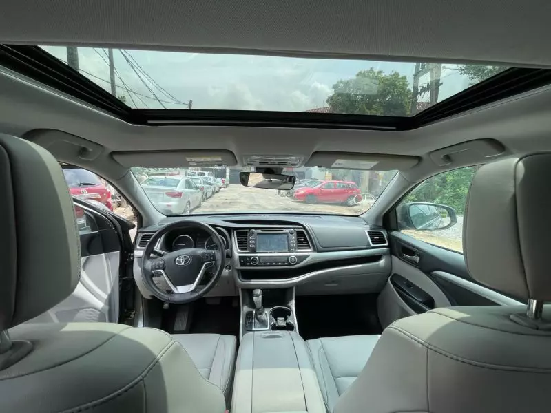 Toyota Highlander   - 2018