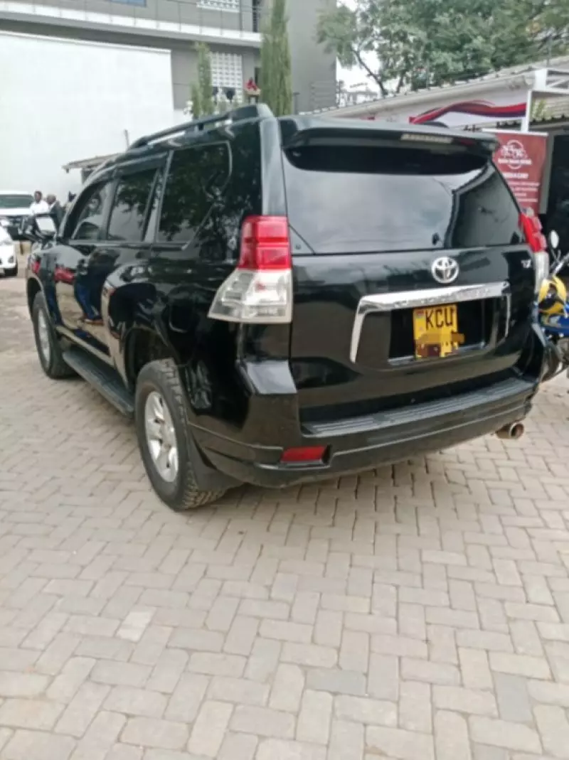 Toyota Landcruiser Prado   - 2013