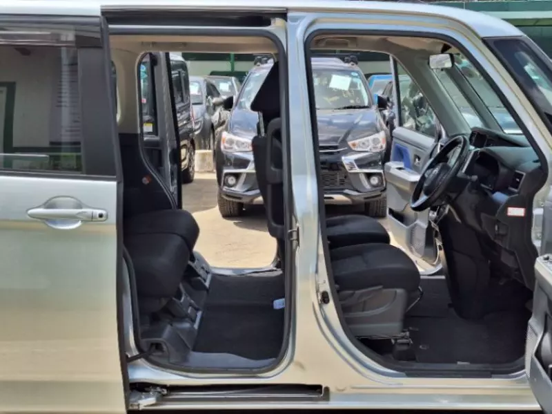 Toyota Roomy   - 2018