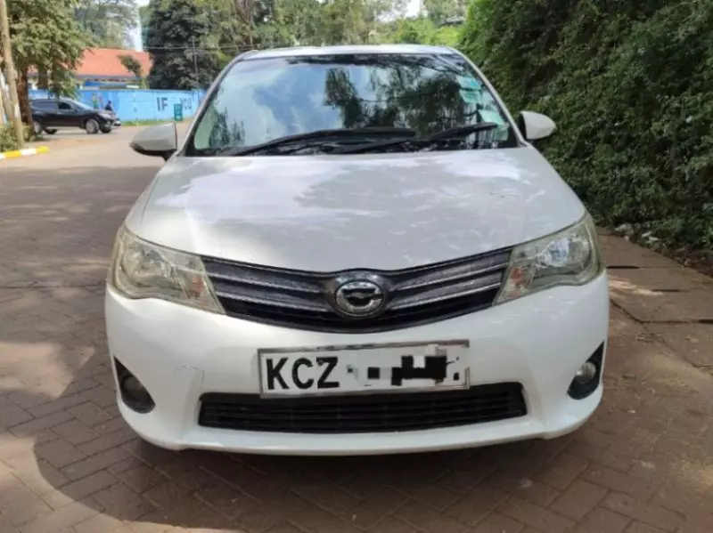 Toyota Axio    - 2013