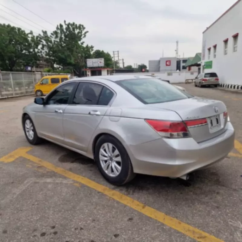 Honda Accord   - 2011