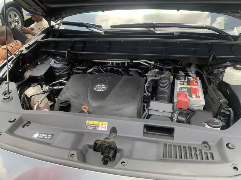 Toyota Highlander   - 2020
