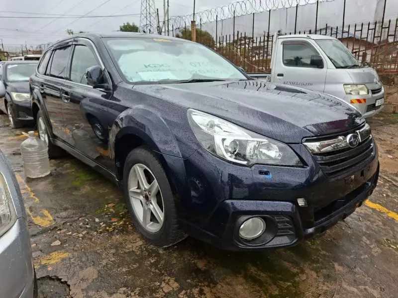Subaru Outback   - 2012