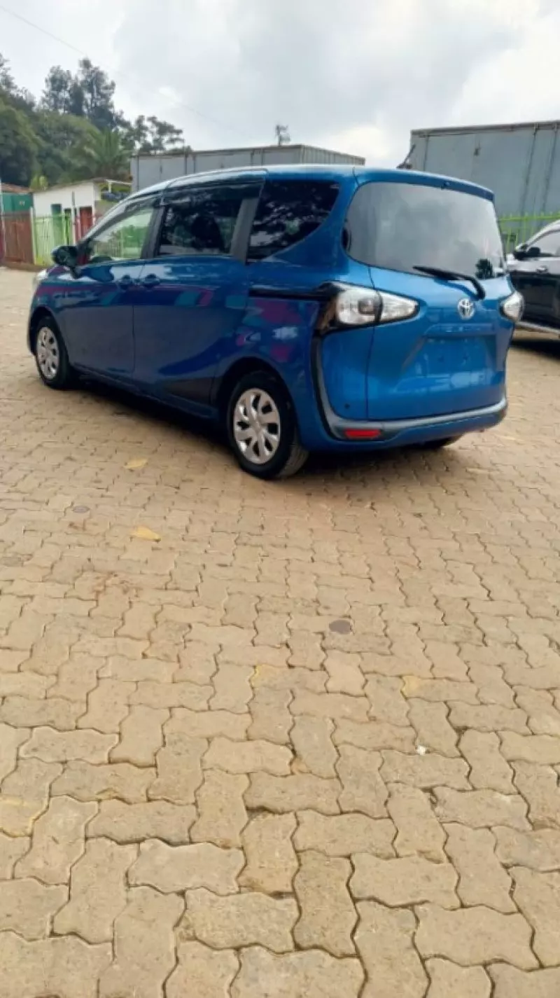 Toyota Sienta