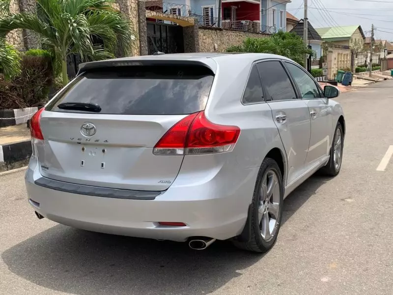 Toyota Venza   - 2010