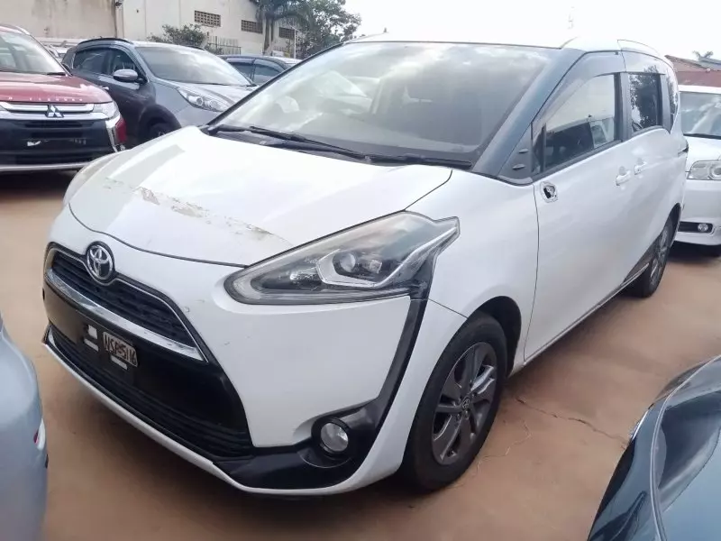Toyota Sienta   - 2016