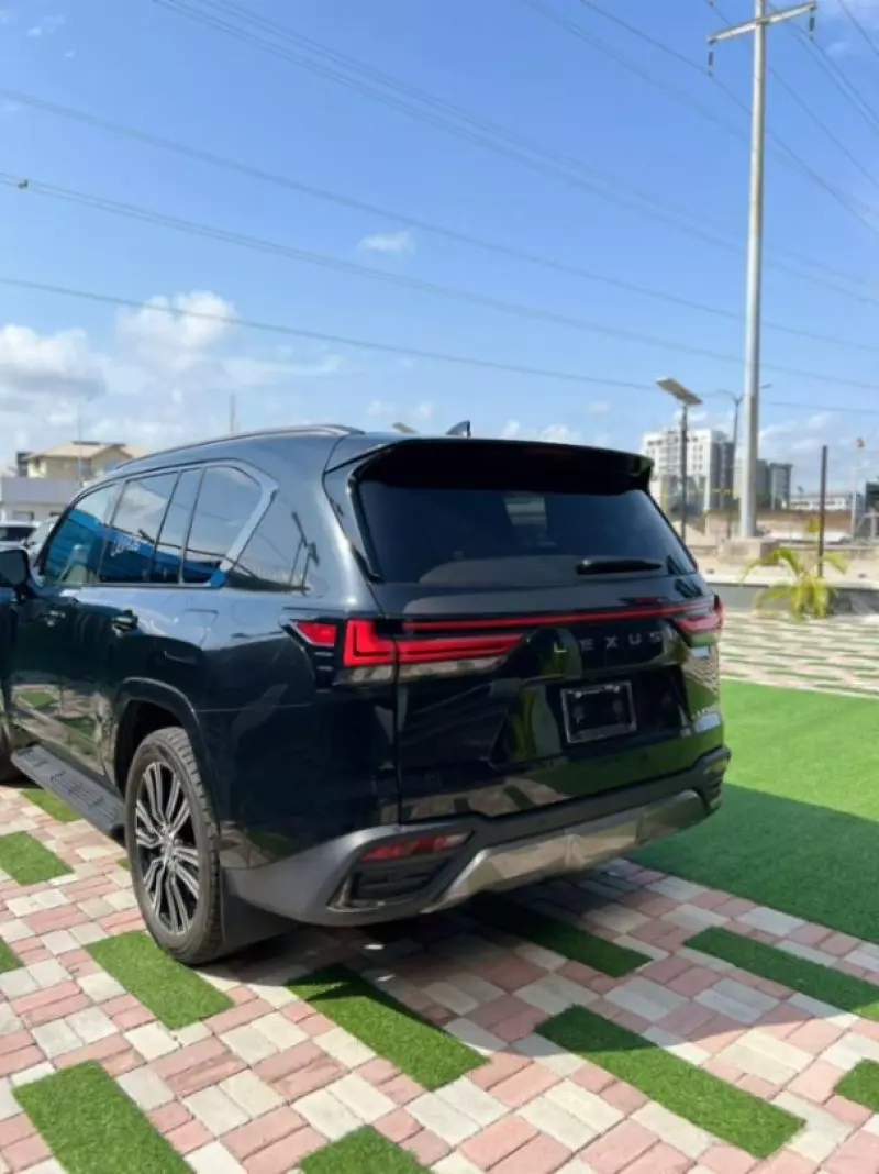 Lexus LX 600   - 2022