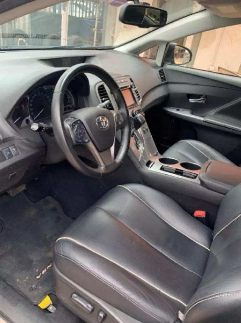 Toyota Venza   - 2015