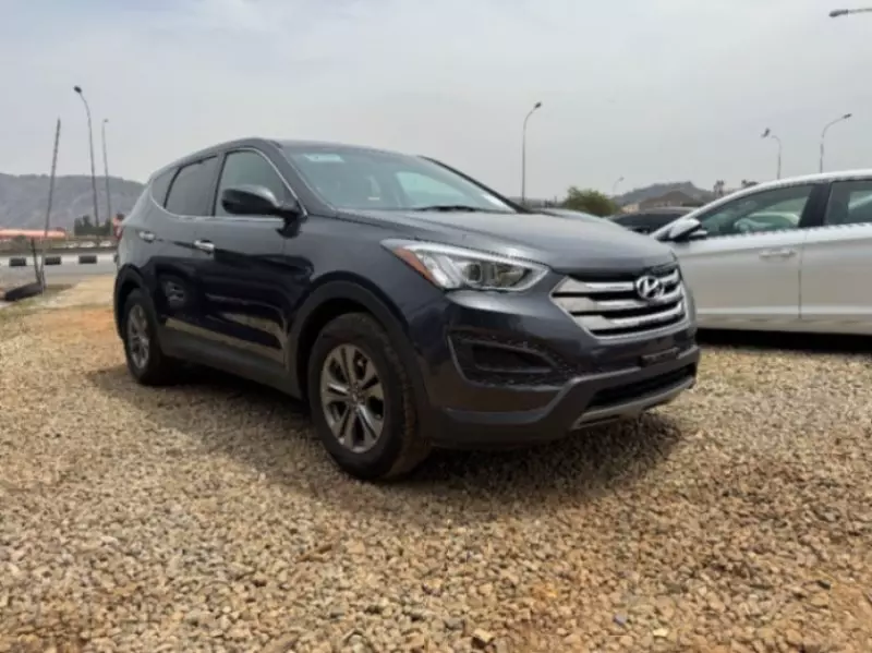 Hyundai Santa Fe   - 2016