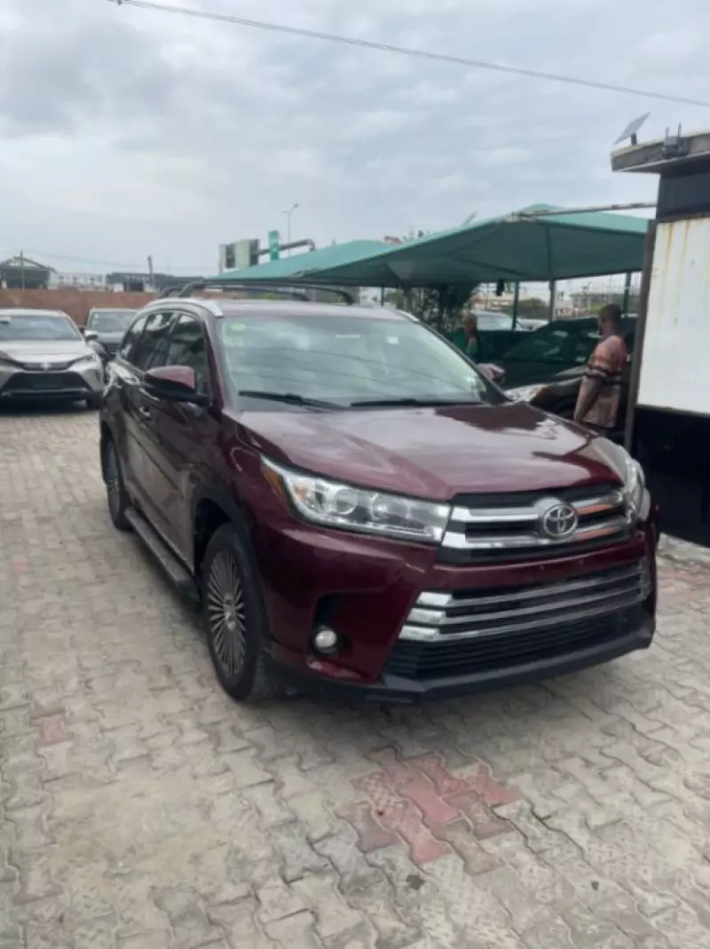 Toyota Highlander   - 2014
