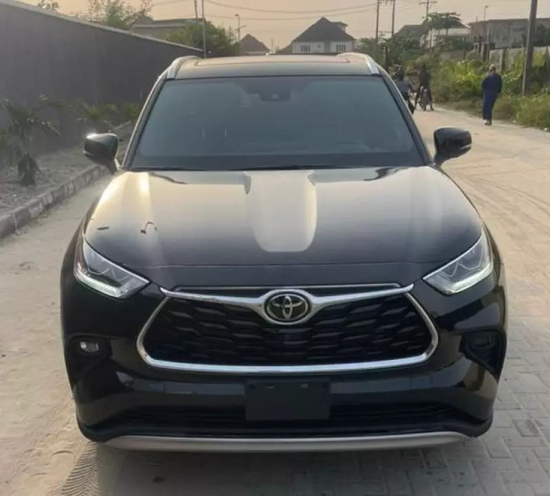 Toyota Highlander   - 2022