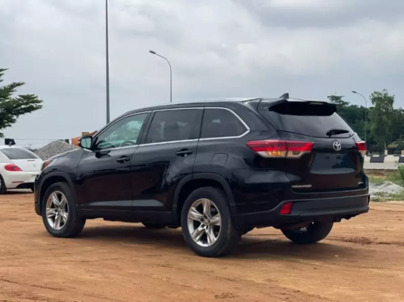 Toyota Highlander   - 2014