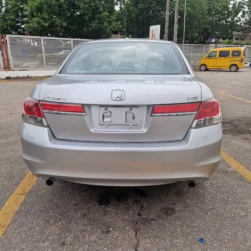 Honda Accord   - 2011