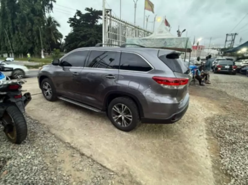 Toyota Highlander   - 2019