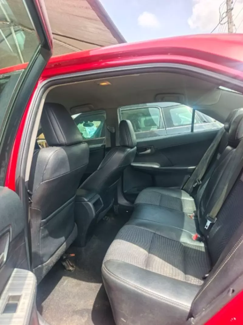 Toyota Camry   - 2014