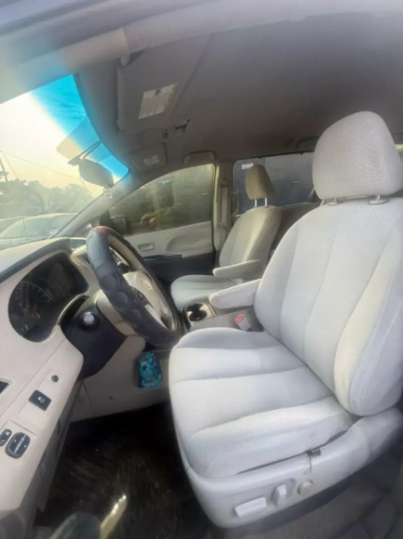 Toyota Sienna   - 2012