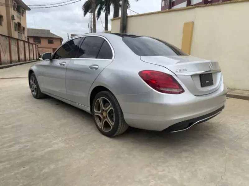 Mercedes-Benz C 300 - 2015