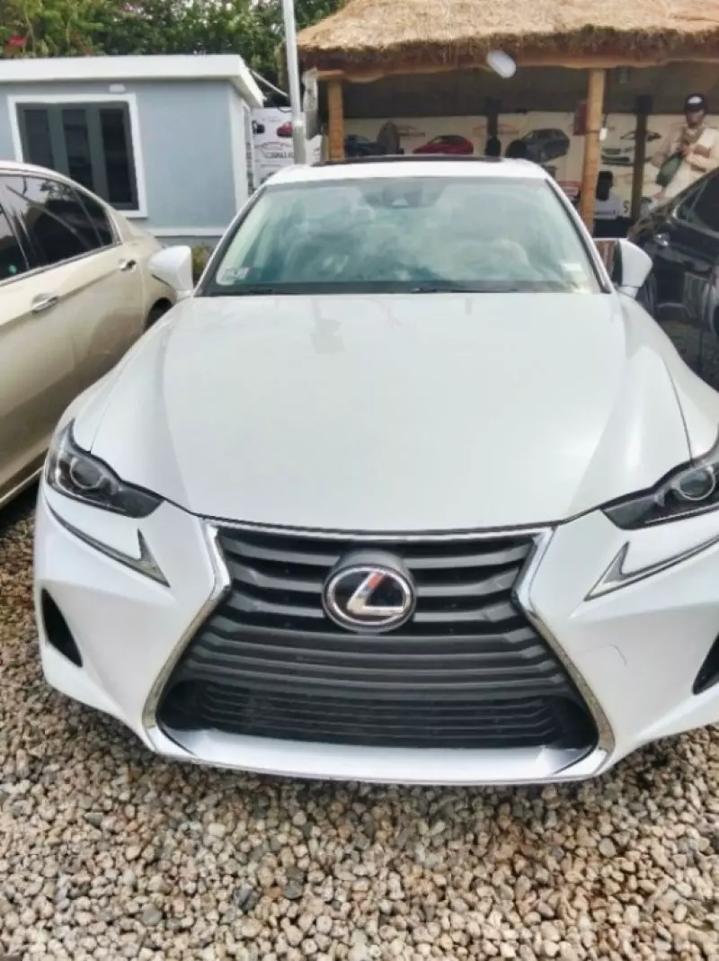Lexus IS 300   - 2017