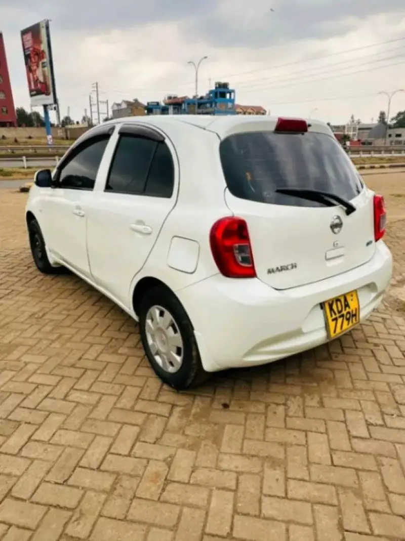 Nissan March    - 2013