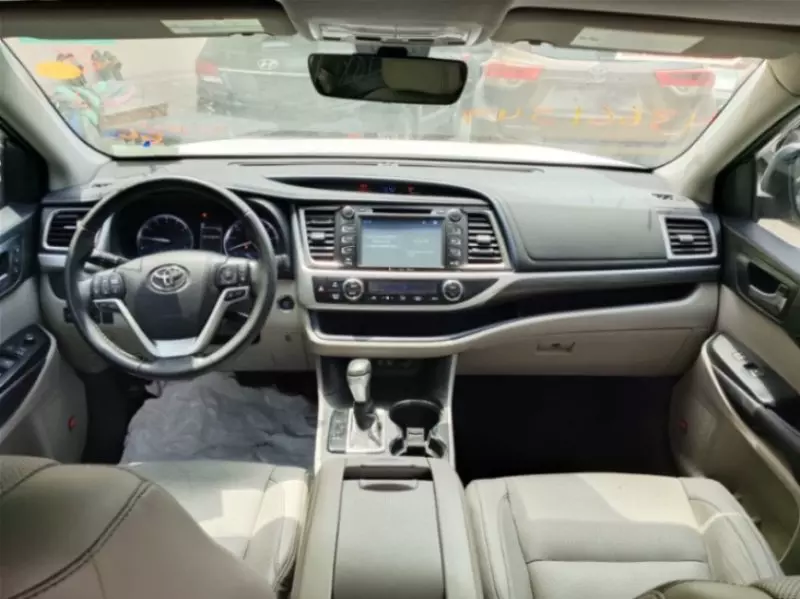 Toyota Highlander   - 2018