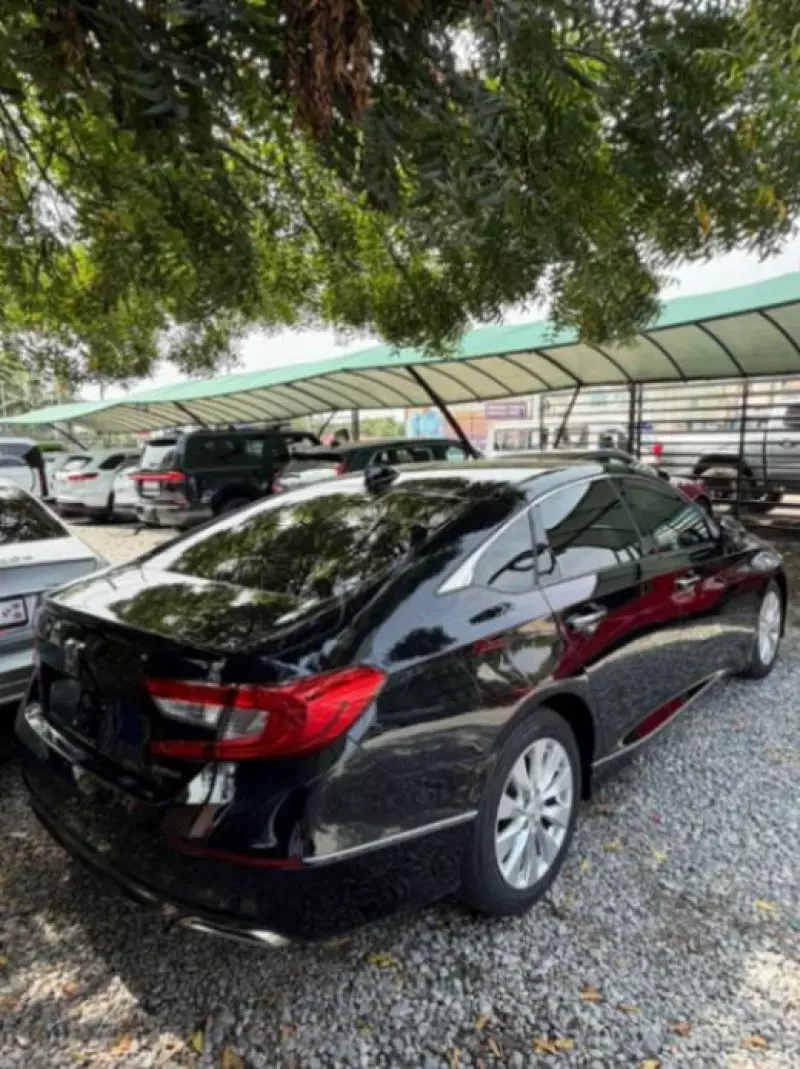 Honda Accord   - 2019