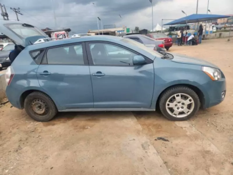 Pontiac Vibe   - 2008