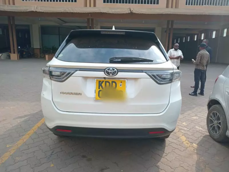 Toyota Harrier   - 2014