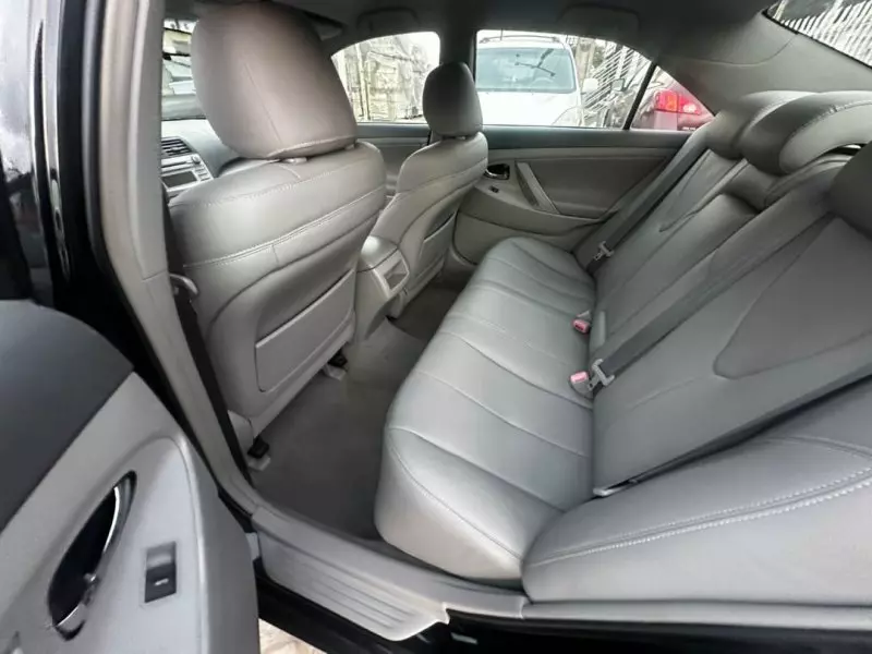 Toyota Camry   - 2011