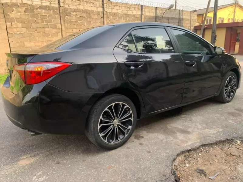 Toyota Corolla   - 2013