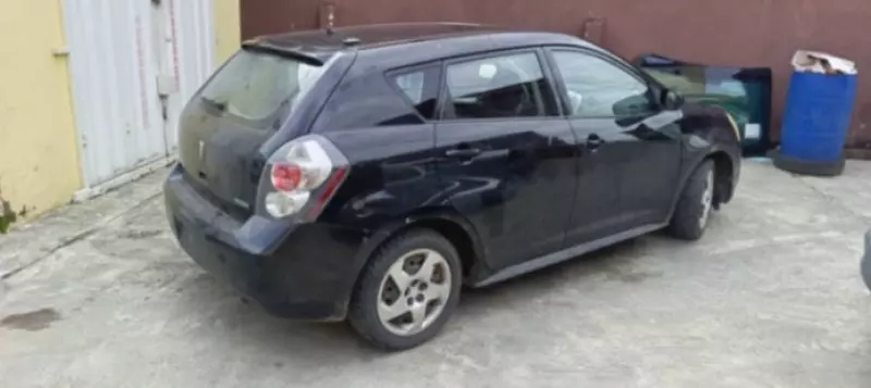 Pontiac Vibe   - 2009