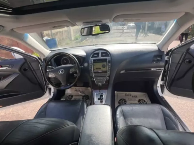 Lexus ES 350   - 2011