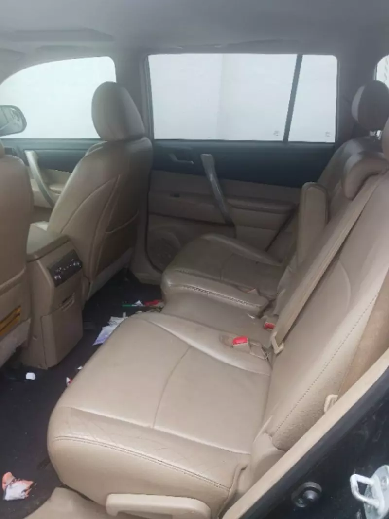 Toyota Highlander   - 2013