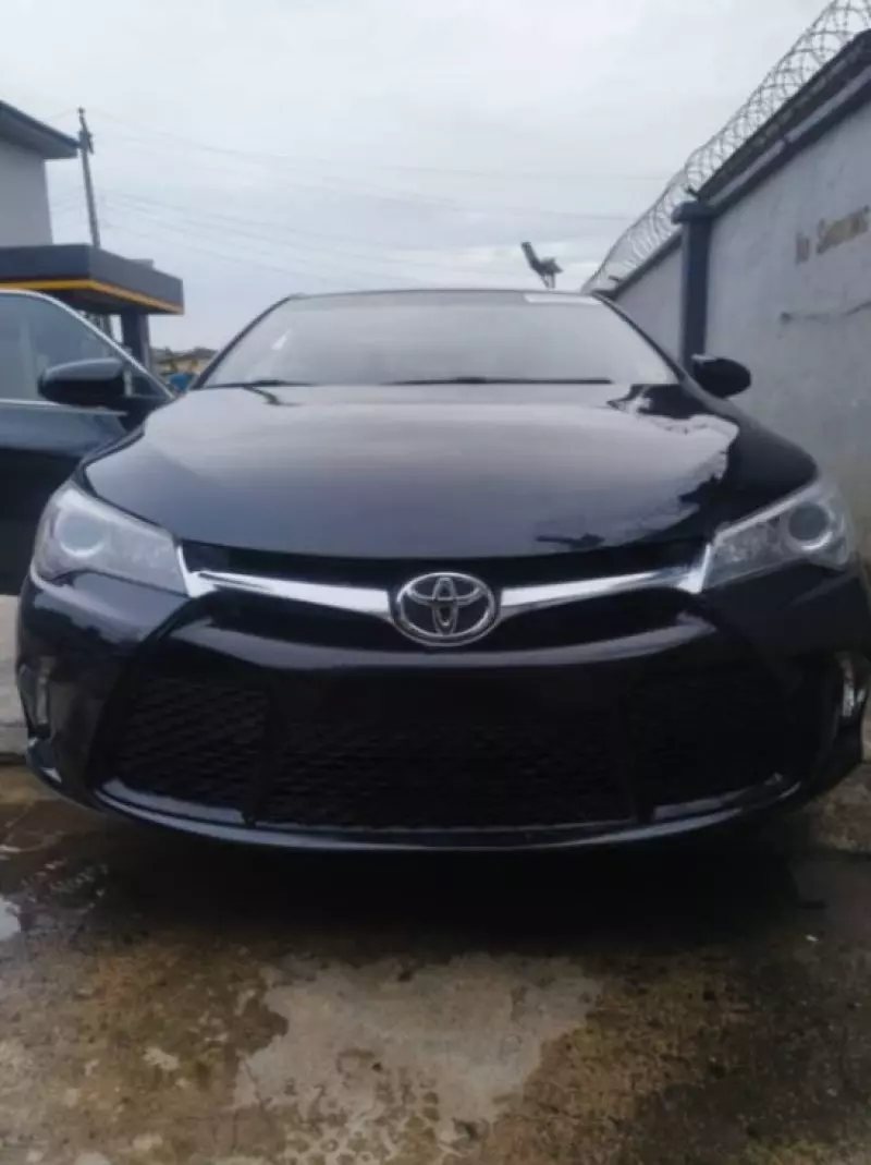 Toyota Camry   - 2017