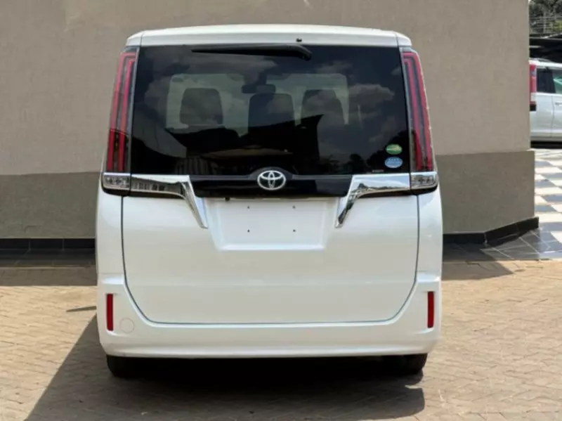 Toyota esquire   - 2018