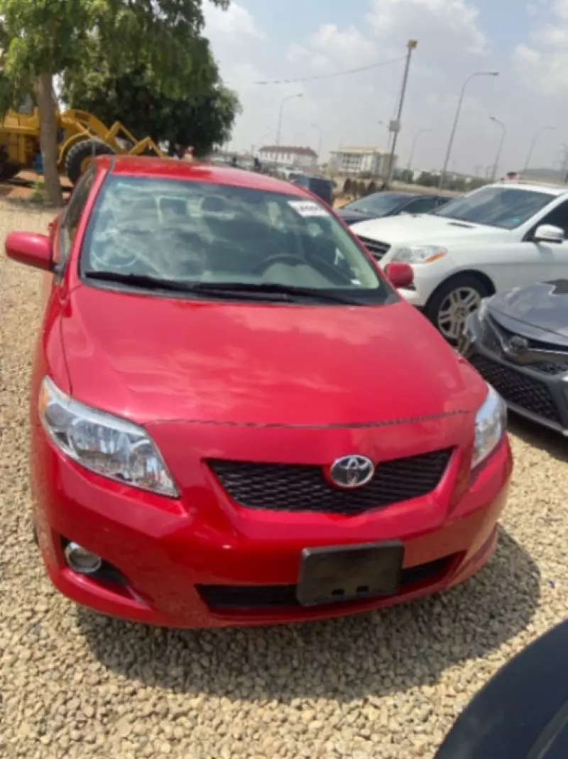 Toyota Corolla   - 2009