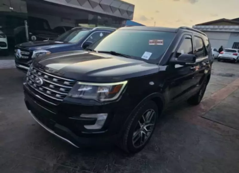 Ford Explorer   - 2016